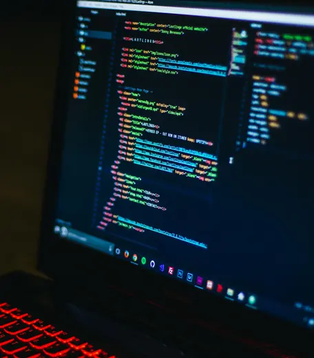 Image d'un laptop avec du code